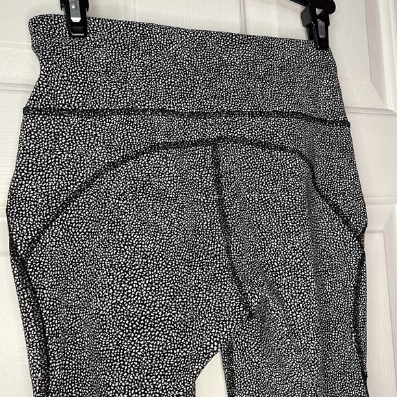 Lululemon Leggings Size 4 Invigorate 7/8 Tight Chakra Print Alpine White Black - Picture 7 of 10